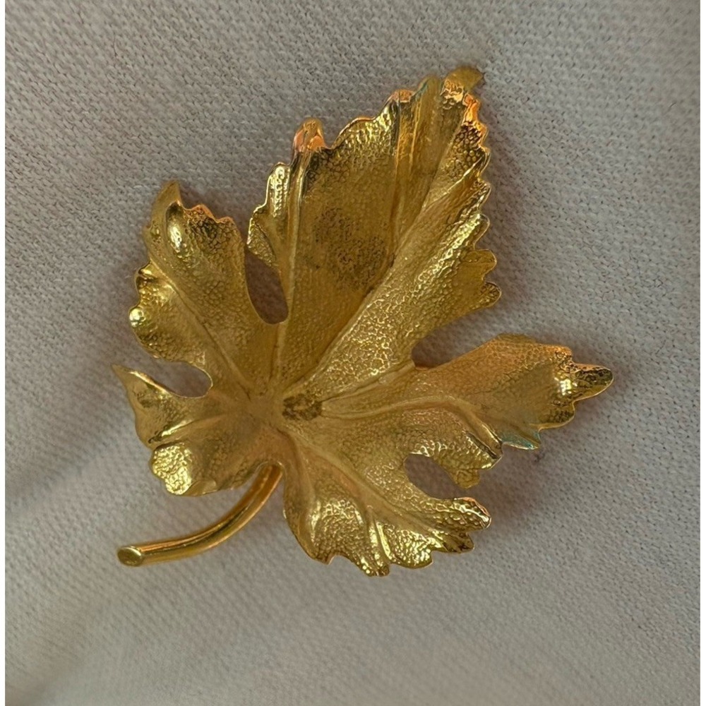 Vintage Tiffany & Co 14K Yellow Gold Maple Leaf Pin Brooch 2.8 Grams Numbered